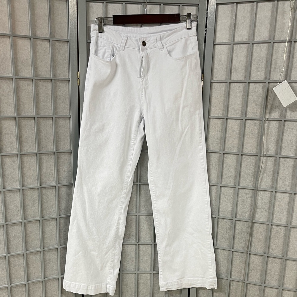 Amazing White Straight-Leg Jeans, Size Small